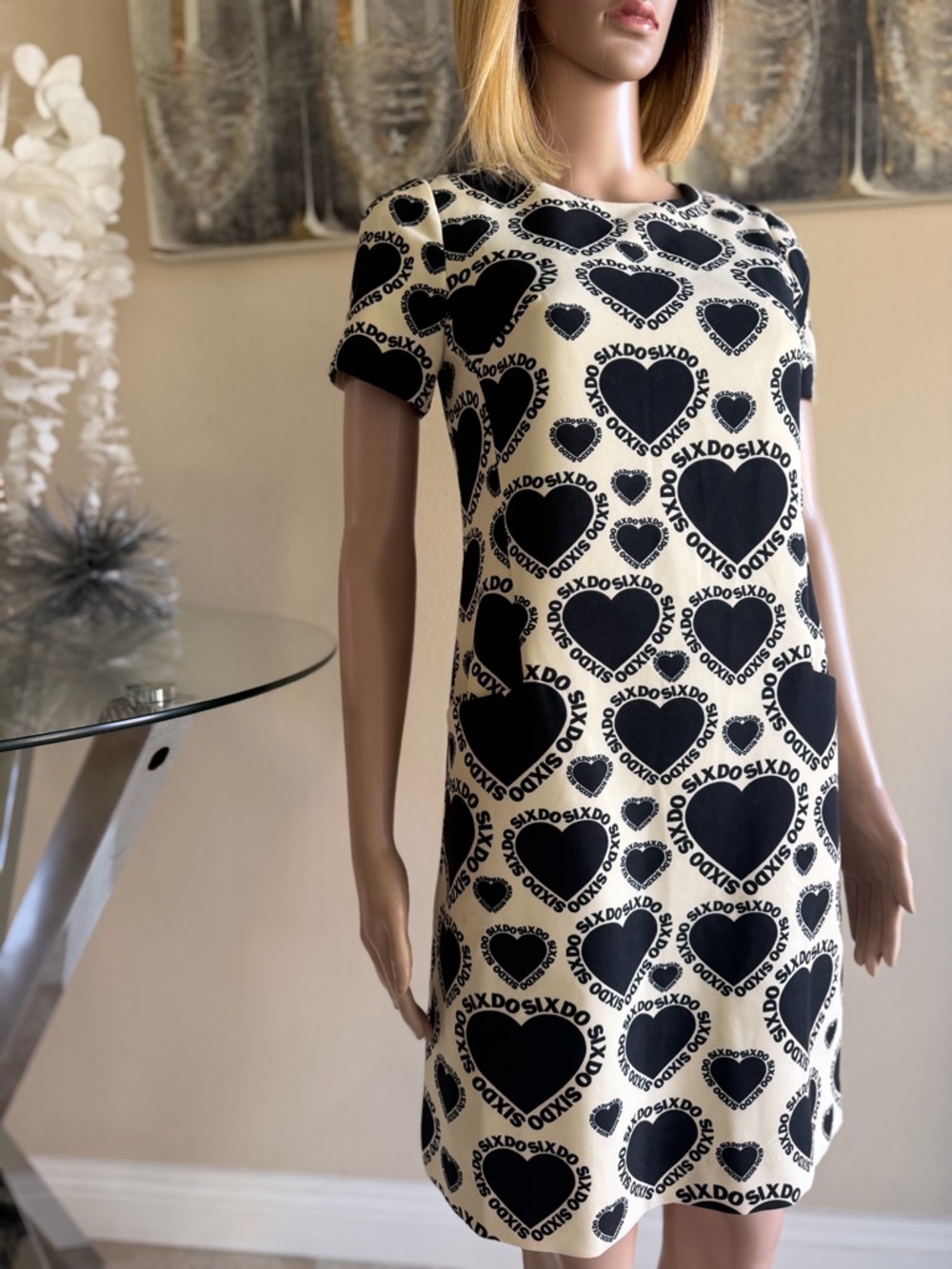 Women’s Heart Print Short Sleeve Dress in Black and Cream